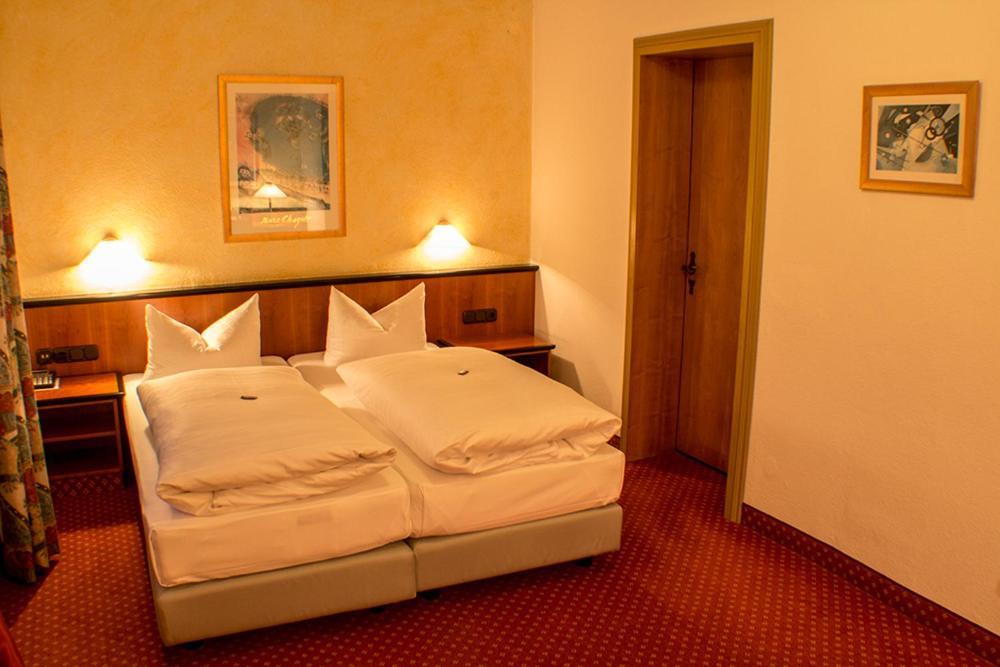 Garni Hotel Schmaus Viechtach Exterior photo