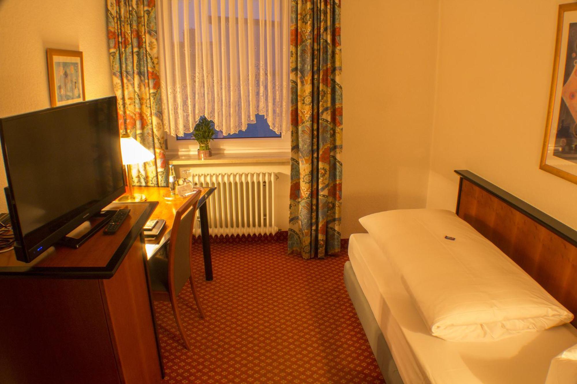 Garni Hotel Schmaus Viechtach Exterior photo